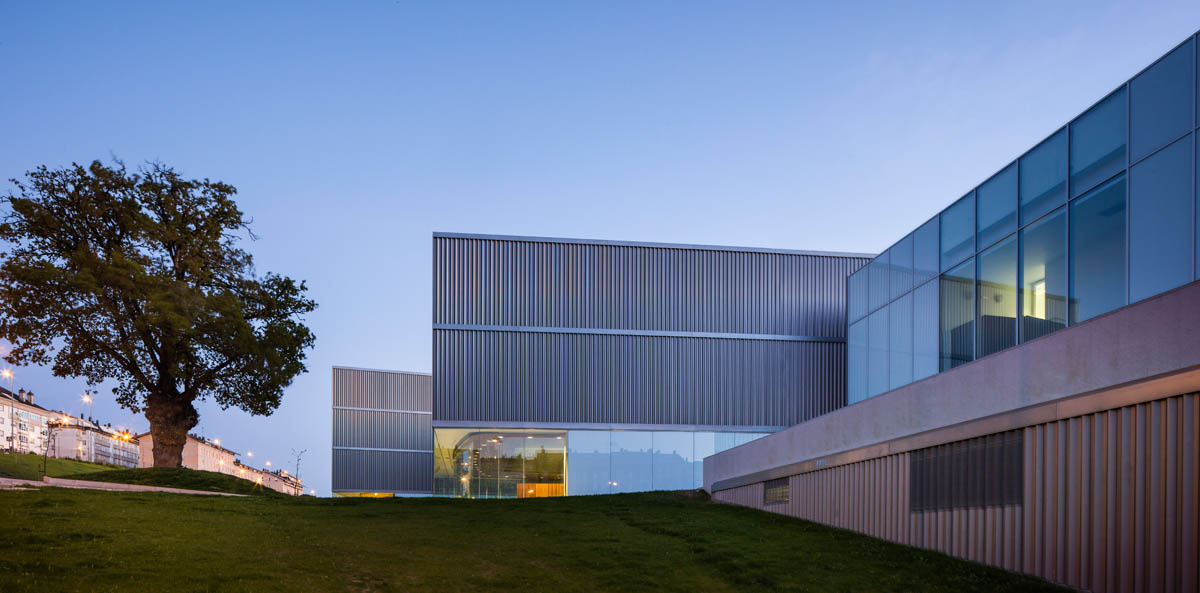 L’auditorium de Lugo, fruit d’un concours international, sera l’un des projets présentés par Paredes Pedrosa à la Biennale de Venise. Photo : Fernando Alda