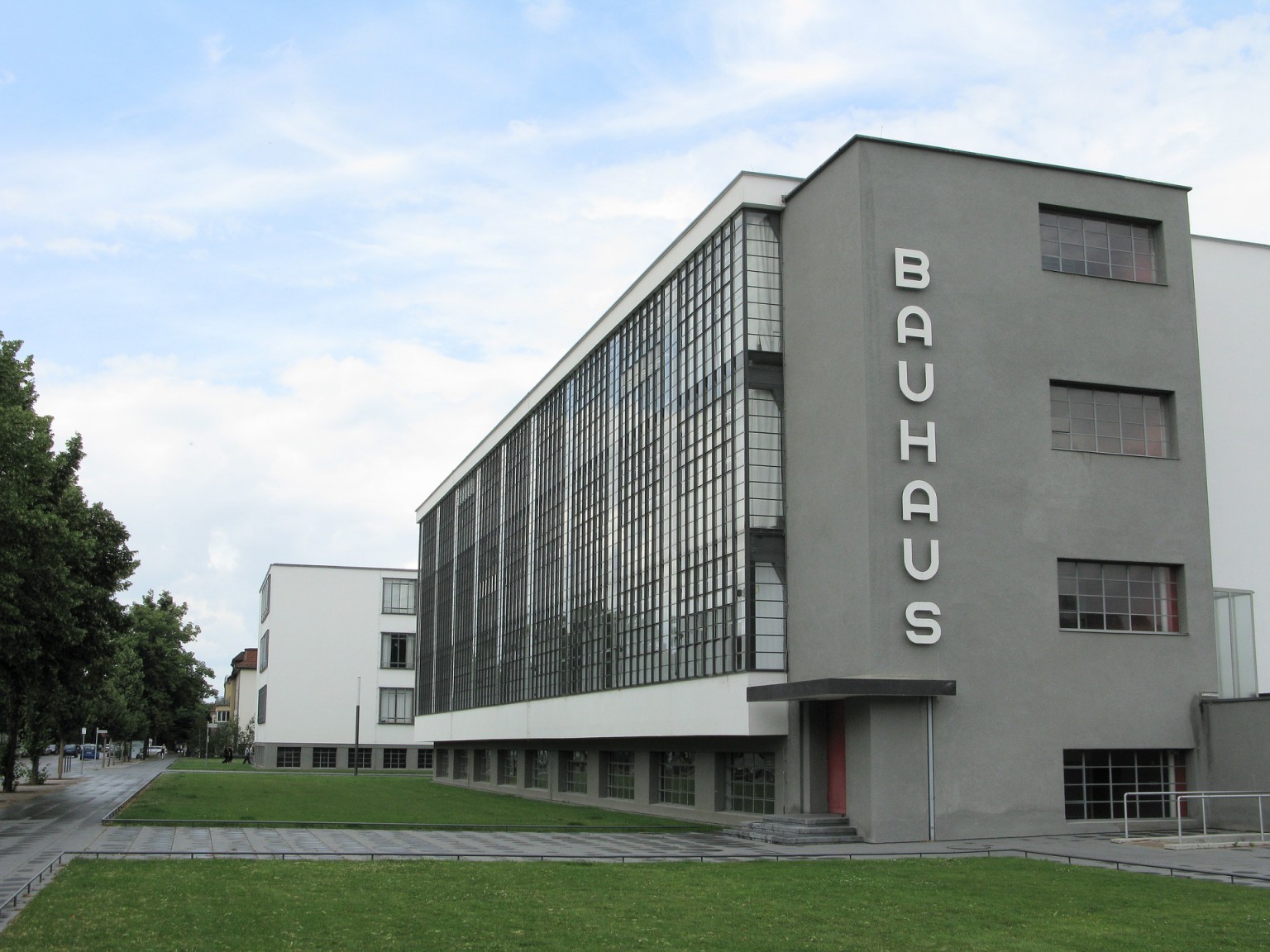 Un viaggio nell’architettura del Bauhaus - Connections By Finsa | RegTech