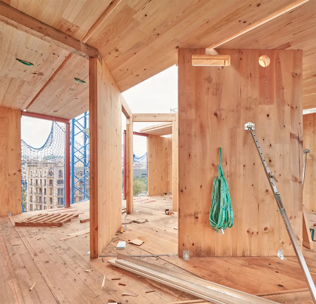 Illa Glories madera constructiva